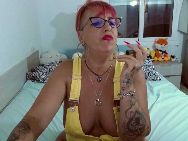 Fotod AmmandaDulley Make me oil my body for you ,dance time 999 tk and u got me kiss and waiting for some action !