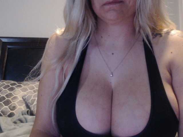 Fotod brianna_babe tip for pussy vibrations, @remain countdown for boobs..202tkns to start private