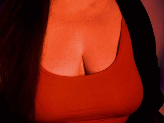 Fotod DianaSexxx Lovens from 1 token, --- watch camera c2s 45tk --- turn on my microphone 50 --- erotic correspondence 40 ---tits 350---ass 400--- group and private are open