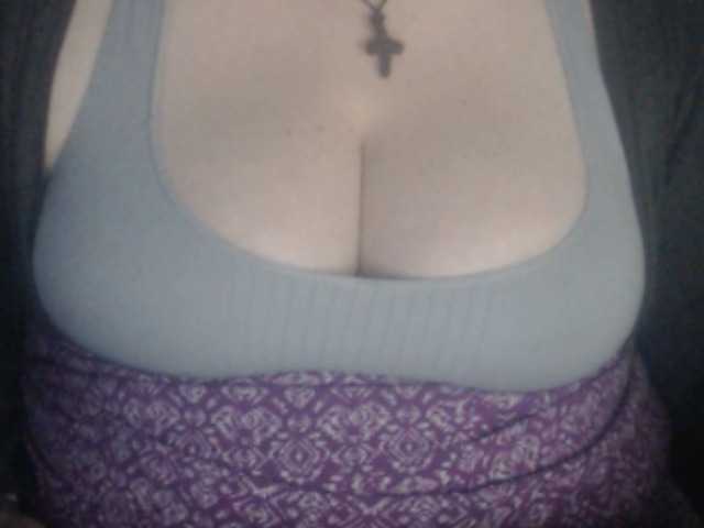 Fotod mayalove4u lush its on ,1 to make my toy vibra, 5 for like e,15#tits 20 #ass 25 #pussy #lush on , please one tip