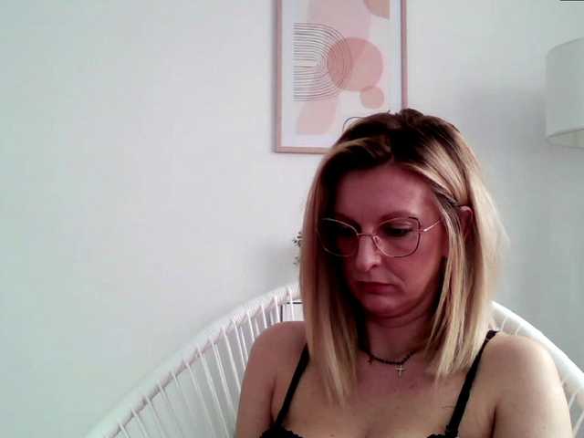 Fotod RachellaFox Sexy blondie - glasses - dildo shows - great natural body,) For 500 i show you my naked body @remain