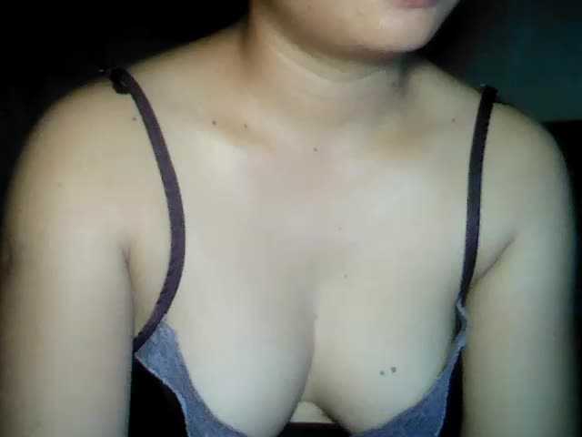 Fotod sweetsexylipz hey guys welcome to my room ♥I'm Flexible girl ready to have fun,